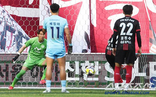 K리그1 FC서울과 대구FC의 경기가 29일 서울월드컵경기장에서 열렸다. 후반 서울 린가드가 페널티킥을 실패하고 있다. 상암=박재만 기자pjm@sportschosun.com/2025.03.29/