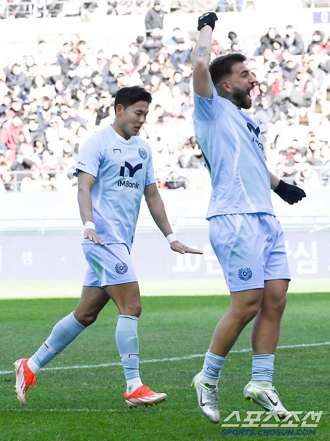 K리그1 FC서울과 대구FC의 경기가 29일 서울월드컵경기장에서 열렸다. 대구 정치인이 역전골을 넣은 뒤 환호하고 있다. 상암=박재만 기자pjm@sportschosun.com/2025.03.29/