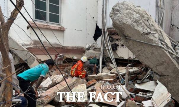 정부가 강진으로 피해를 입은 미얀마에 200만 달러(약 29억원) 규모의 인도적 지원을 결정했다. /AP.뉴시스