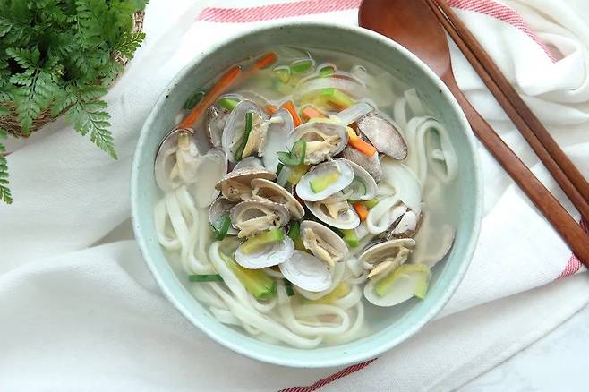 XOXY4Q4ix1v8LxEHg0MejrPs8uT6SKWM57pexVwJ-pqK0c7y8so9b70RMIRqaJ0aI1lVD7Uy0auXNyP_bk8_Ig.webp.ren.jpg 아 칼국수 먹고싶다