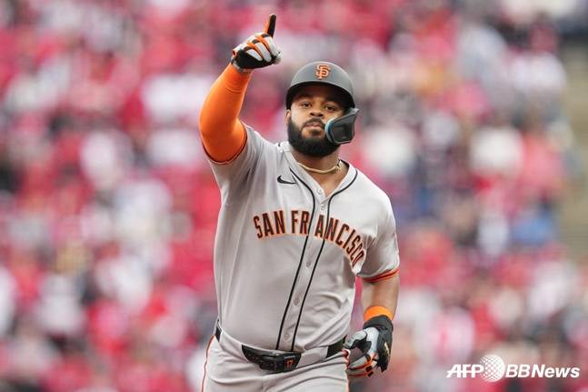 4회 투런 홈런을 터뜨리고 기뻐하는 라모스. /AFPBBNews=뉴스1