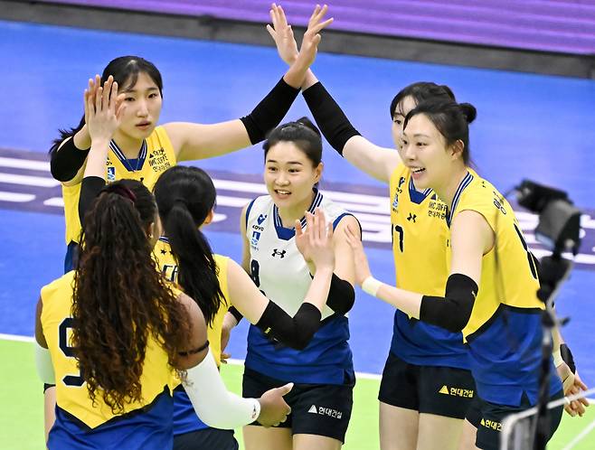 현대건설 선수단. /사진=한국배구연맹(KOVO) 제공