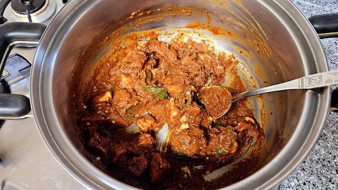 20250329_182721.jpg 냉이 된장찌개에 냉동목심