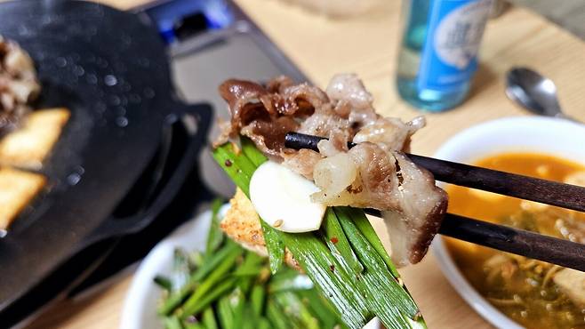 20250329_225704.jpg 냉이 된장찌개에 냉동목심