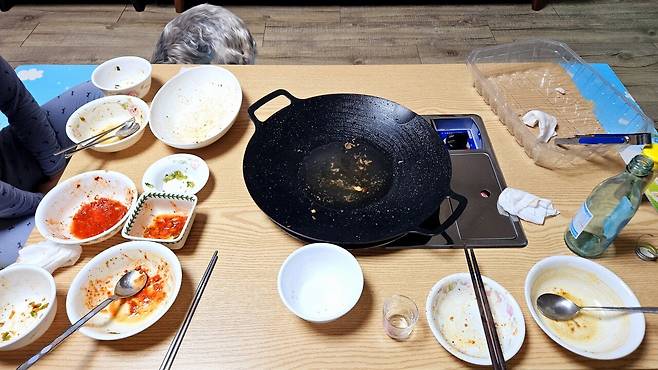 20250329_231920.jpg 냉이 된장찌개에 냉동목심