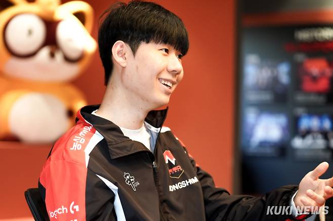 농심 레드포스 소속 '리헨즈' 손시우 선수가 28일 서울 구로구 사옥에서 쿠키뉴스와 인터뷰하고 있다. 유희태 기자