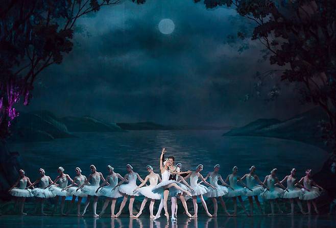 [서울=뉴시스] 모스크바 라 클라스크 발레단 '백조의 호수' 공연 모습(사진=월드쇼마켓 제공) 2025.03.30. photo@newsis.com *재판매 및 DB 금지