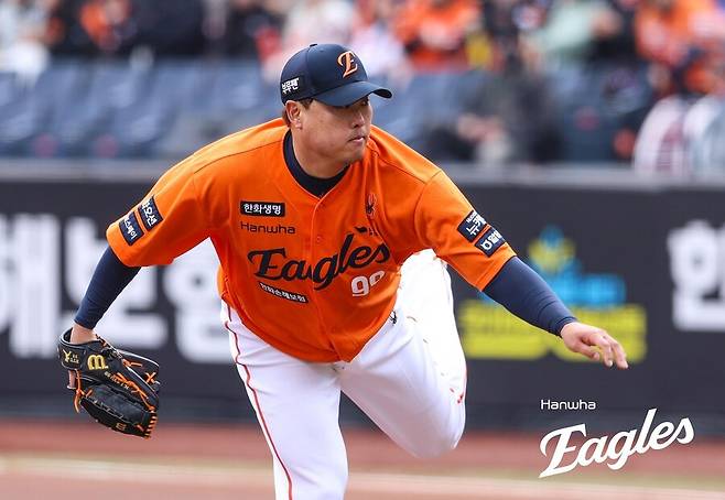 ▲ 류현진은 올해 두 차례 등판에서 평균자책점 1.50을 기록하고도 아직 승리가 없다 ⓒ한화이글스