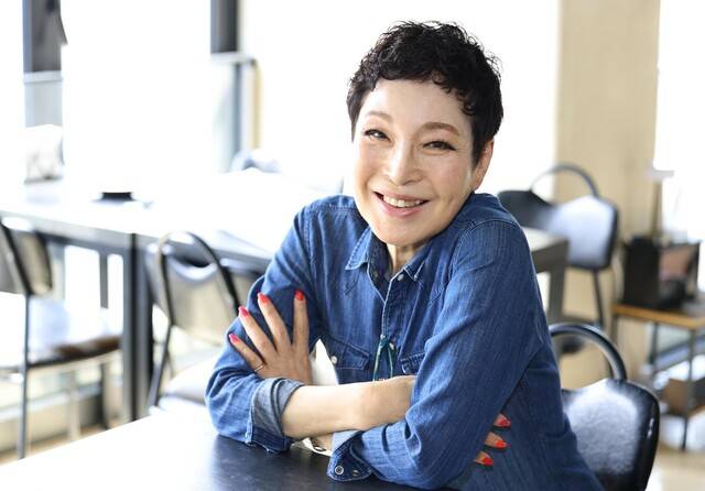 트랜스젠더 배우 색자가 26일 오후 서울 이태원동의 한 음식점에서 인터뷰하고 있다. 윤운식 선임기자 yws@hani.co.kr