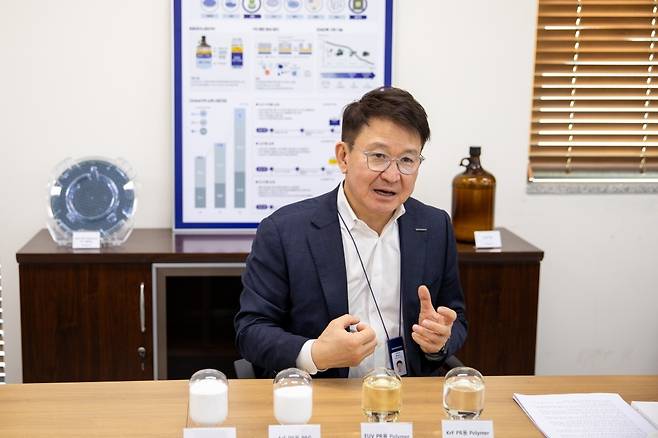 정회식 삼양엔씨켐 대표가 31일 경기도 동탄 삼양엔씨켐 본사에서 본지를 만나 회사의 성장 전략에 대해 이야기하고 있다. /삼양엔씨켐 제공