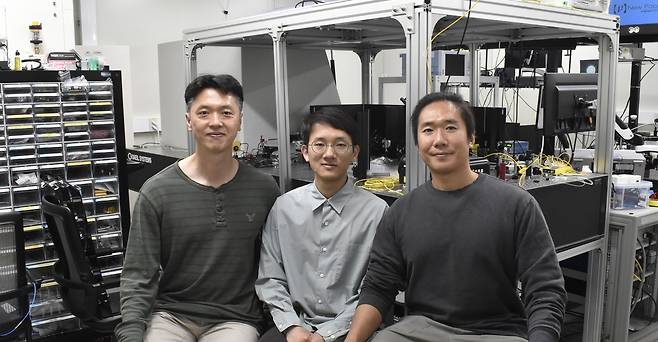 이번 연구를 수행한 KAIST 연구진. 이한석(왼쪽부터) 교수, 고기영 박사과정, 석대원 박사 후 과정.[KAIST 제공]