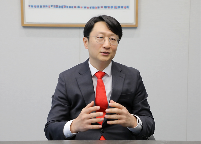 김종협 키움투자자산운용 멀티에셋운용본부 본부장이 지난 27일 서울 영등포구 키움자산운용 본사에서 진행한 헤럴드경제와 인터뷰를 하고 있다. [키움투자자산운용 제공]