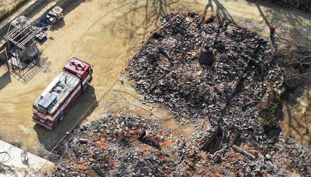 ▲지난 29일 경북 의성군 단촌면 고운사 일부가 산불에 폐허가 돼 있다. ⓒ 연합뉴스