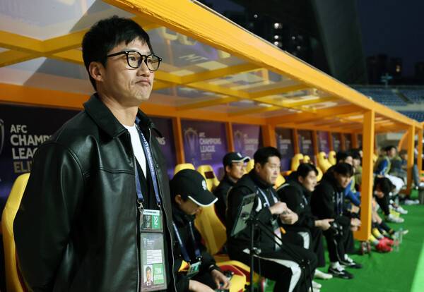 ▲ "미쳐야 한다고!", 축구에 중독된 지도자로 잘 알려진 광주FC 이정효 감독. ⓒ연합뉴스