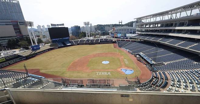 ▲ NC 구단은 구단 SNS를 통해 “삼가 고인의 명복을 빌며 깊은 애도를 표합니다. 유가족분들께 진심 어린 사과와 위로의 말씀을 전합니다”라고 했다. 창원NC파크 전경. ⓒ연합뉴스