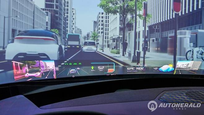 현대모비스 홀로그래픽 윈드쉴드 투명디스플레이.&nbsp;(서울모빌티쇼)