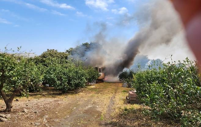 오늘(1일) 제주도 서귀포시 성산읍의 한 감귤밭에서 화재가 발생했다. (사진, 제주소방)