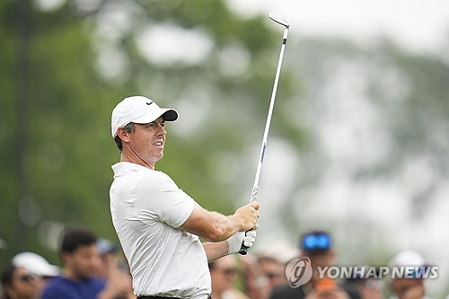 매킬로이의 아이언샷.