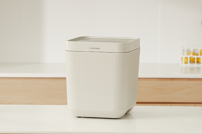 쿠첸이 출시한 음식물처리기 ‘제로빈’. <쿠첸>