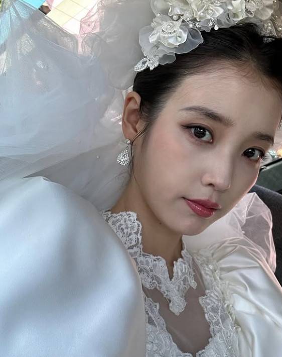 사진=아이유 공식 계정