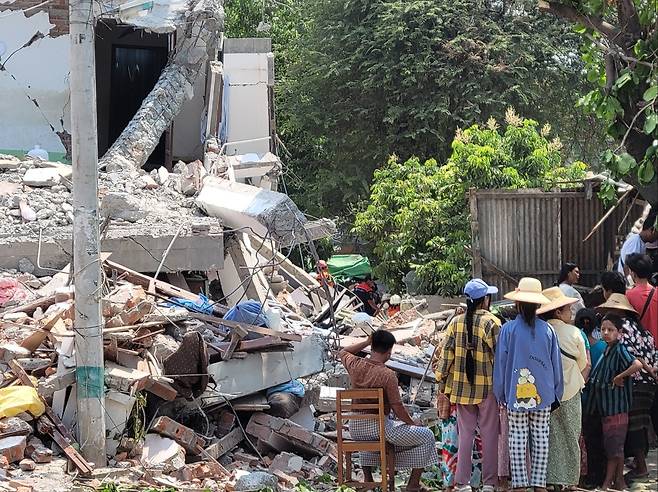 지진 진앙 미얀마 사가잉 31일 미얀마 강진의 진앙인 사가잉의 한 건물이 무너져 내린 모습. [미얀마 교민 제공. 재판매 및 DB 금지]
