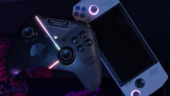 'ROG 엘라이'와 게임 컨트롤러의 결합을 보여준 에이수스의 새로운 영상(출처=ROG 홍보 영상 캡처).