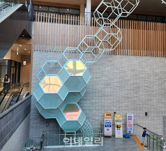 실제 어린이 놀이시설(아트리움) 시공 모습