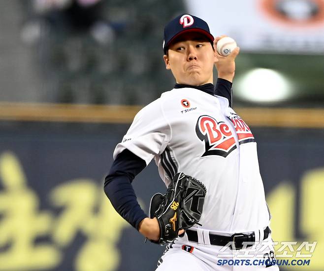 2일 잠실야구장에서 열린 키움과 두산의 경기, 두산 선발투수 최승용이 역투하고 있다. 잠실=허상욱 기자 wook@sportschosun.com/2025.04.02/