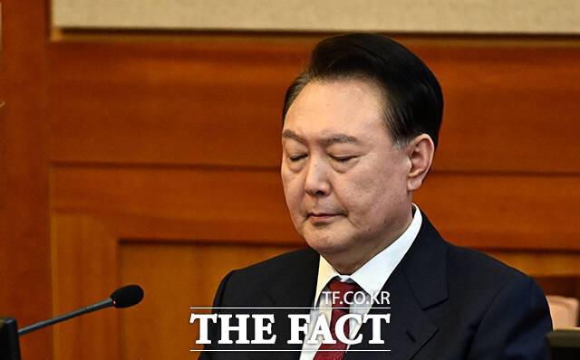 헌법재판소가 장고 끝에 윤석열 대통령의 탄핵심판 선고 기일을 발표했다. 내란 우두머리 혐의로 구속된 윤석열 대통령이 지난 1월23일 오후 서울 종로구 헌법재판소에서 열린 탄핵 심판 4차 변론기일에 출석하고 있다. <2025.01.23 사진공동취재단>