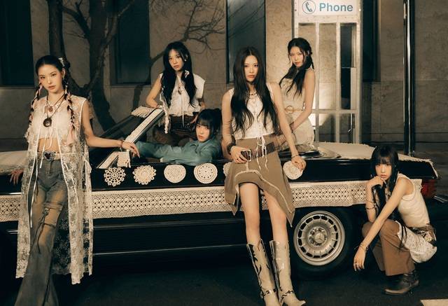 그룹 이즈나가 "데뷔곡 'IZNA'와는 다른 매력으로 돌아왔다. 열심히 준비했다"고 컴백 소감을 밝혔다. /웨이크원