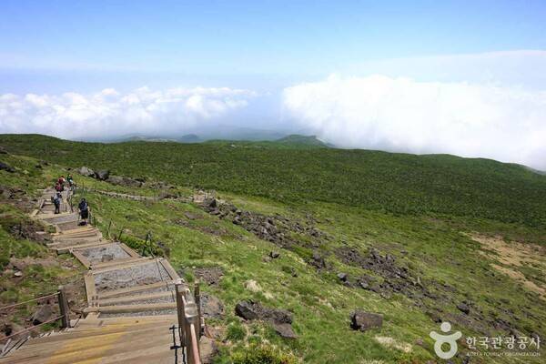 한라산 (출처 =ⓒ한국관광공사 포토코리아-김지호)