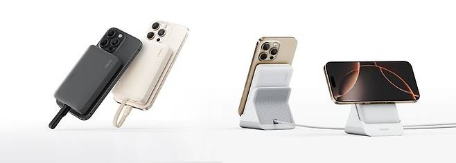 (왼쪽부터) ‘쿡테크 CP 12 맥세이프 보조배터리’ 일체형 및 거치형. 사진제공 =쿡테크