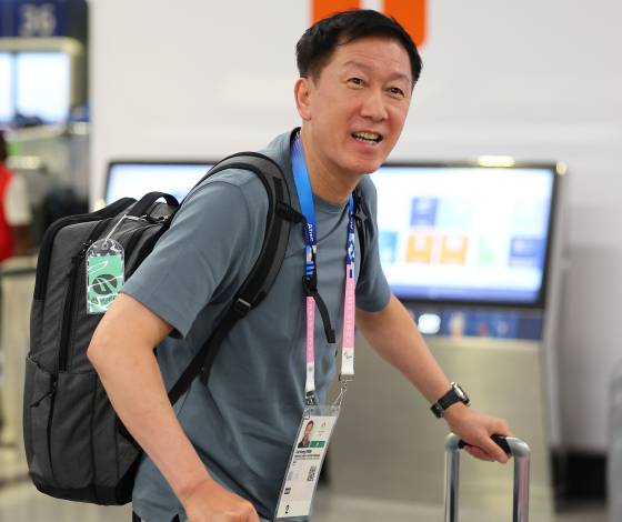 지난해 파리올림픽 개막에 앞서 일본대표팀 사령탑으로 현지에 입성한 박주봉 감독. 연합뉴스