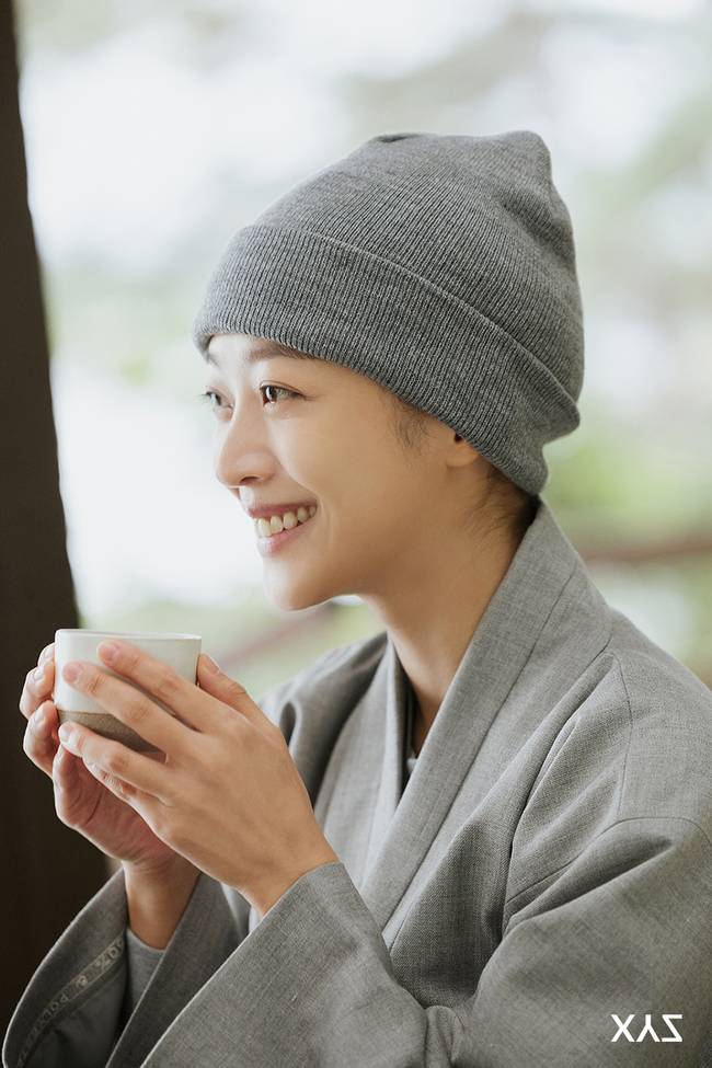 엑스와이지 스튜디오 제공