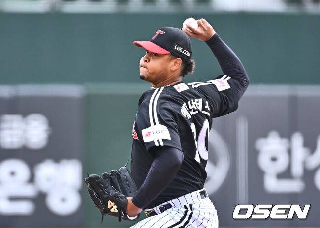 [OSEN=부산, 이석우 기자] LG 트윈스 에르난데스 183 2025.03.10 / foto0307@osen.co.kr