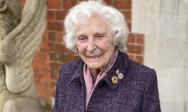 2차대전 당시 독일, 일본 등 추축국 군대의 암호 해독 임무를 수행했던 영국인 베티 웹(1923∼2025). BBC 방송 캡처