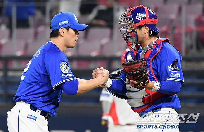 2일 광주 기아챔피언스필드에서 열린 KIA 타이거즈와 삼성 라이온즈의 경기. 승리한 삼성 선수들이 기뻐하고 있다. 광주=박재만 기자 pjm@sportschosun.com/2025.04.02/