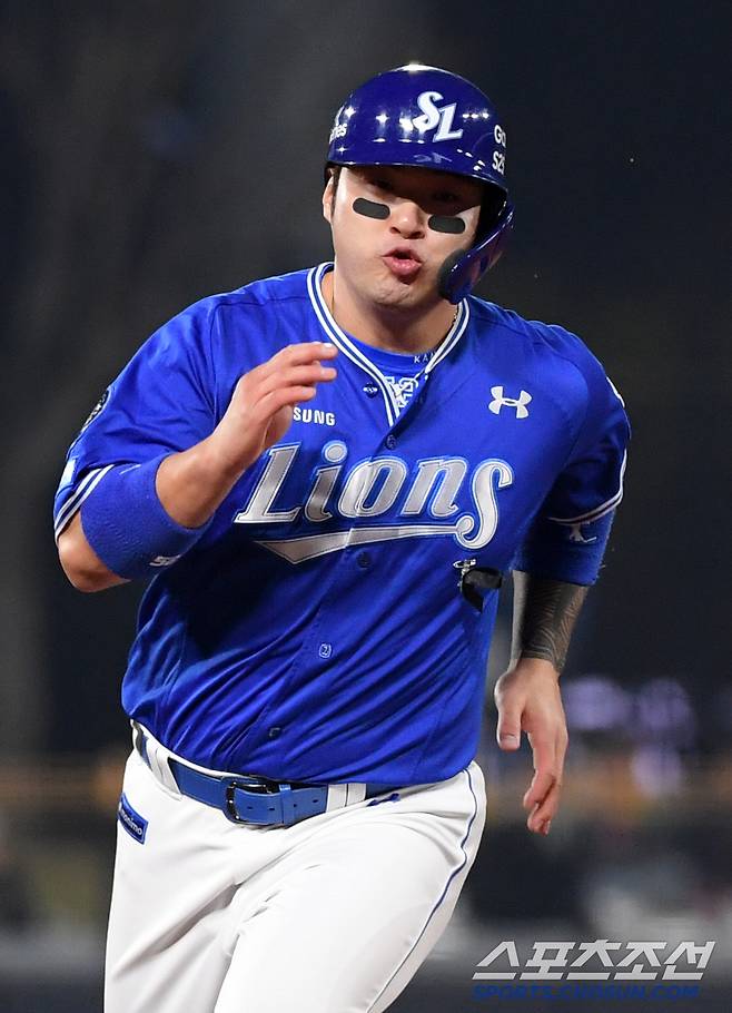 베테랑이지만 최선을 다해 달리는 박병호.