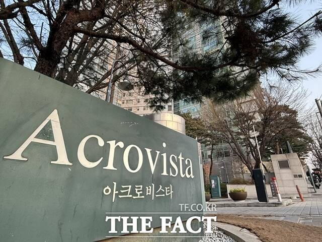 윤 대통령은 탄핵 인용 시 서초동 자택으로 복귀할 것으로 알려지면서 이웃 주민들과 주변 상인들은 대부분 침묵을 유지하면서도 '불편한 동거'에 대한 우려를 나타냈다. /서초=이동현 기자