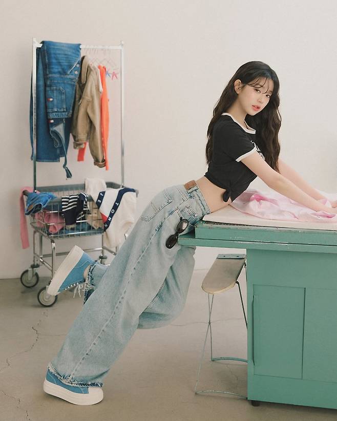 487797009_1446949463393036_7439650985151583209_n.jpg 장원영 타미진스 새 화보