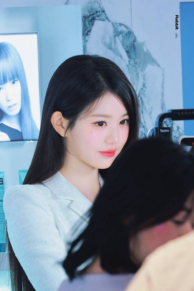 9.jpg 오늘자 케라스타즈 팝업스토어 방문한 장원영