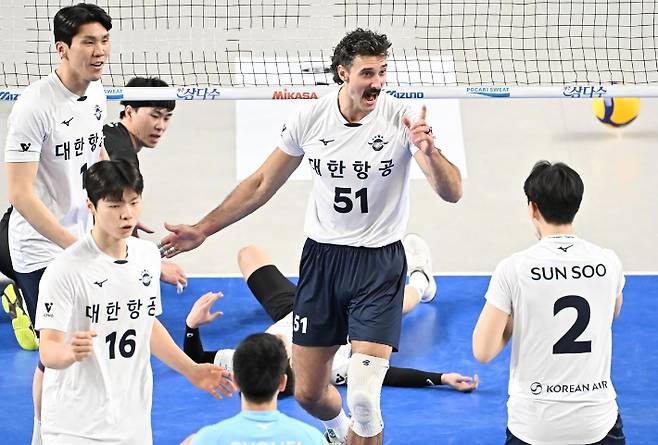 대한항공 러셀(51번)은 양 팀 최다 30점을 올렸지만 팀 패배를 막지 못했다. 한국배구연맹