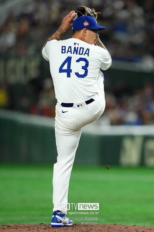 ▲ 반다는 은퇴 후 이발사로 일할 생각까지 했지만, 능력을 인정받은 지금은 그럴 필요가 없어졌다