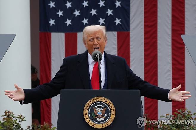 상호관세 발표하는 트럼프 대통령 [로이터 연합뉴스. 재판매 및 DB 금지]