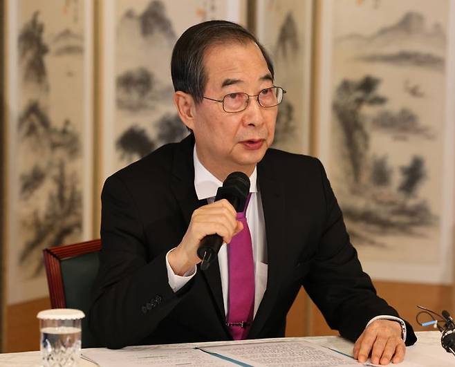 한덕수 대통령 권한대행 국무총리가 3일 서울 총리공관에서 열린 경제안보전략 TF회의를 주재하고 있다. ⓒ뉴시스