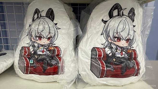 ▲ 척 봐도 푹신할 것 같은 젠니의 쿠션