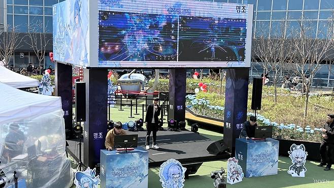 ▲ 행사 시작에 앞서 장비 세팅 확인 및 분위기도 띄울 겸 타임어택 대결도 한 판