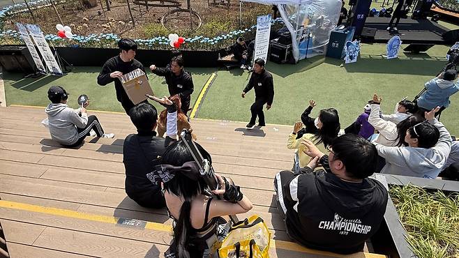 ▲ 이번 행사의 테마는 리나시타의 양대 가문의 경쟁이다