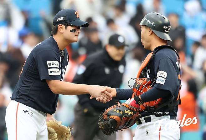 한화 이글스가 5일 열린 2025 KBO리그 삼성 라이온즈전에서 7-6으로 역전승하며 4연패 사슬을 끊었다. (한화 이글스 제공)