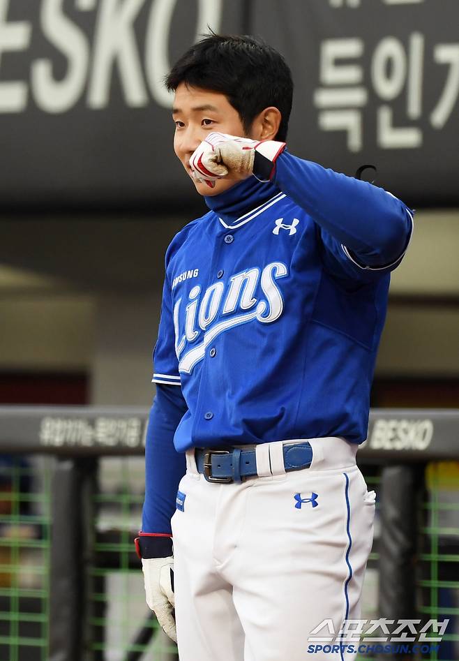 이발기로 잘랐다는 듯한 김지찬의 리액션.